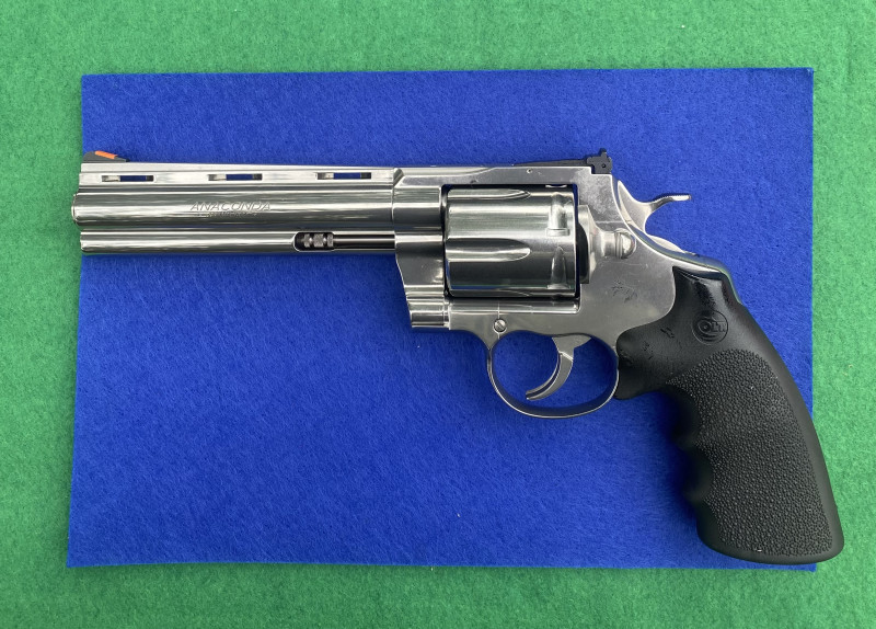 Colt Anaconda 44 Remington Magnum sestipalec