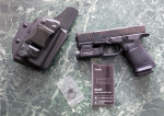 Pouzdro RH Holsters a svítilna Fenix GL07 pro Glock 19