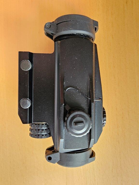Prizmatický kolimátor Swampfox Blade