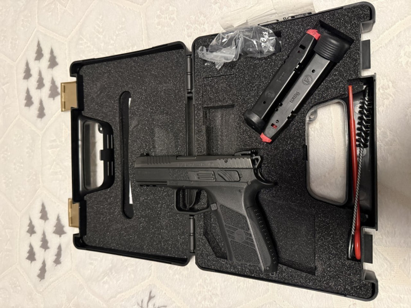 Prodám CZ P-07 9X19 - zánovní stav