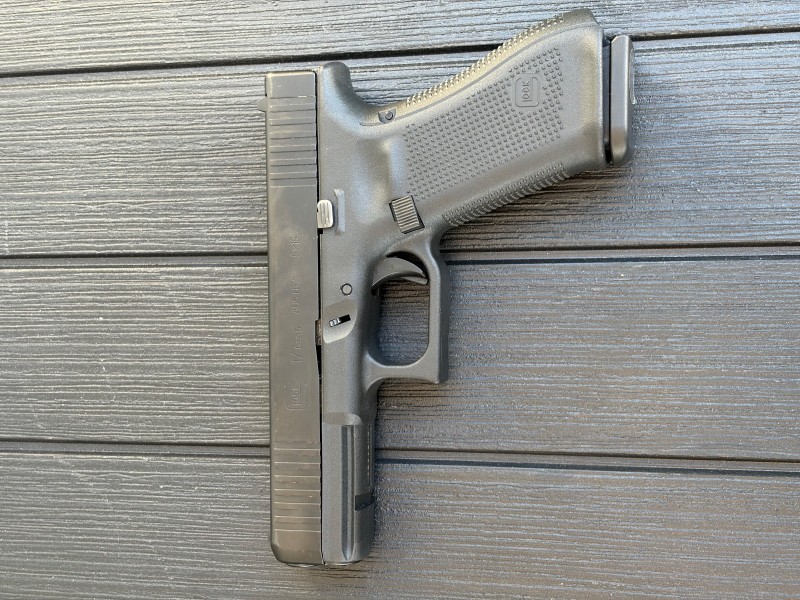 Glock 17 GEN 5 FS (9MM)