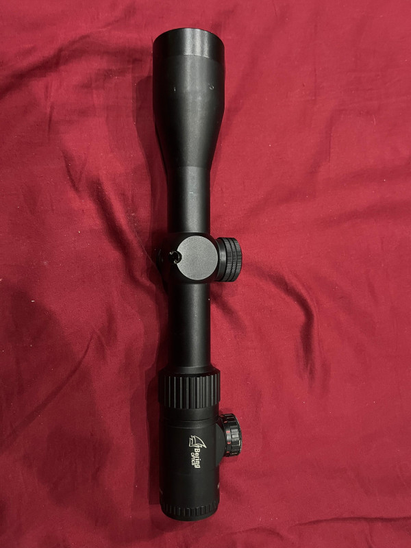 BERING OPTICS 1.5-6x42 S ČERVENÝM/ZELENÝM BOD
