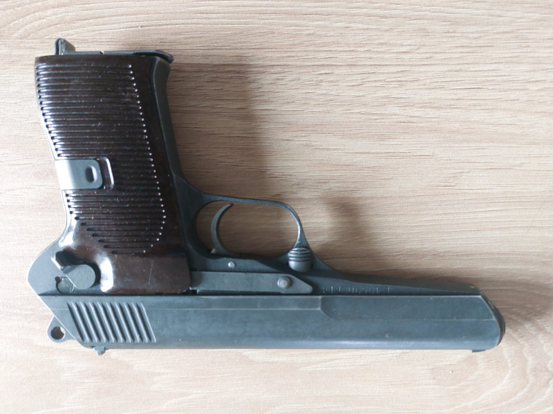 Pistole CZ vz 52