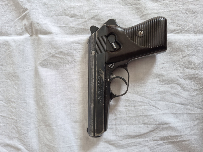 PISTOLE SAMONABÍJECÍ vz. 50
