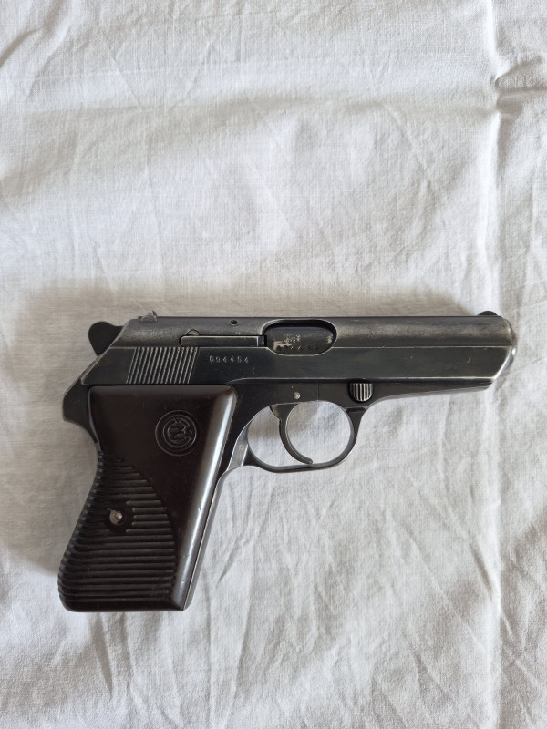 PISTOLE SAMONABÍJECÍ vz. 50