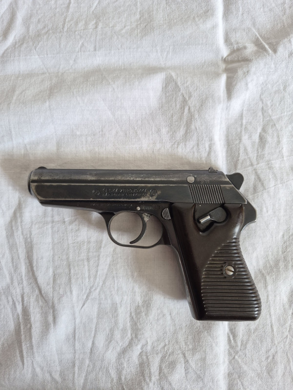 PISTOLE SAMONABÍJECÍ vz. 50