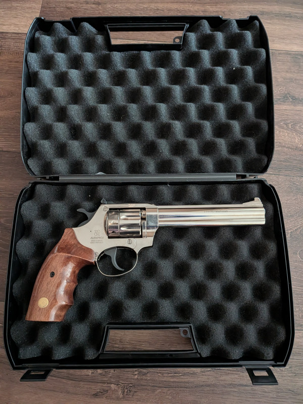 Prodám flobertkový revolver Alfa Proj – Model 661