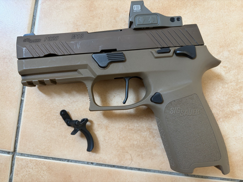Sig Sauer P320 M18 FDE
