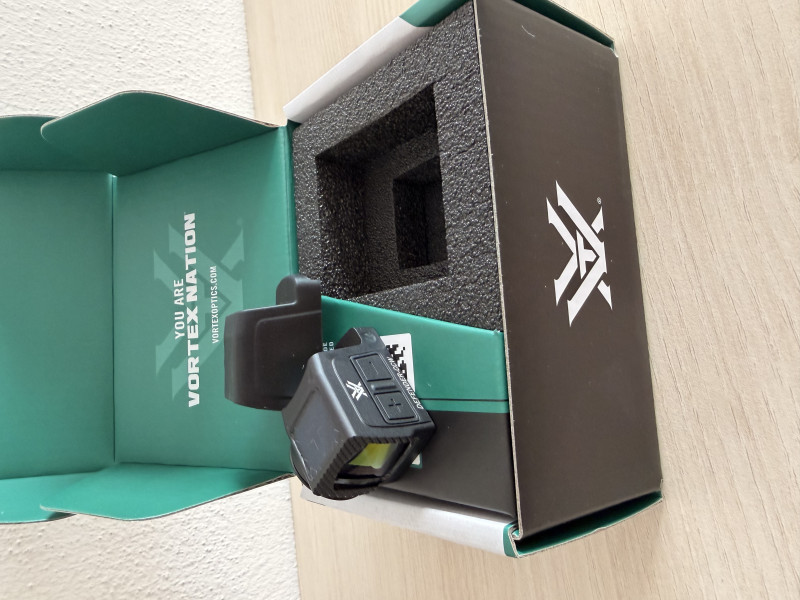Kolimátor Vortex Defender CCW 
