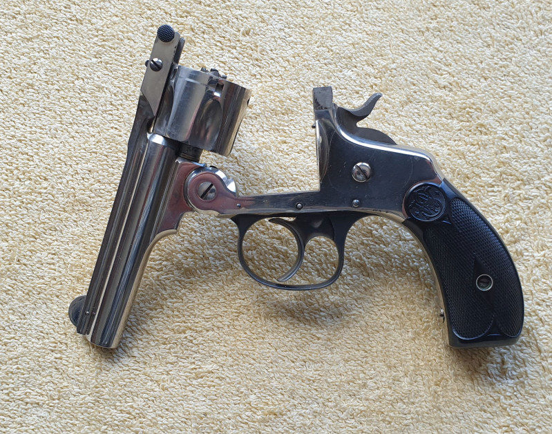 Historický revolver Smith Wesson cal.32CF DA 1886 