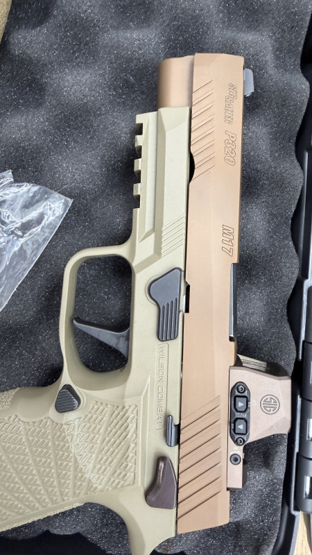 SIG M17 + zásobníků