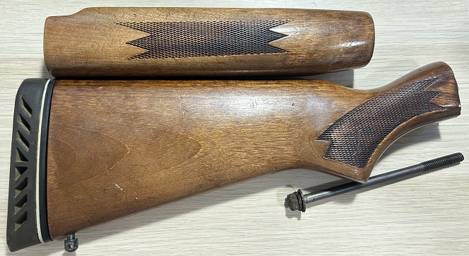 Prodám/vyměním pažba +předpažbí Mossberg 500/590 maverick 88