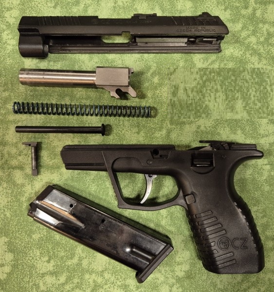CZ 100 9mm Luger+zásobník, pouzdro a kufřík