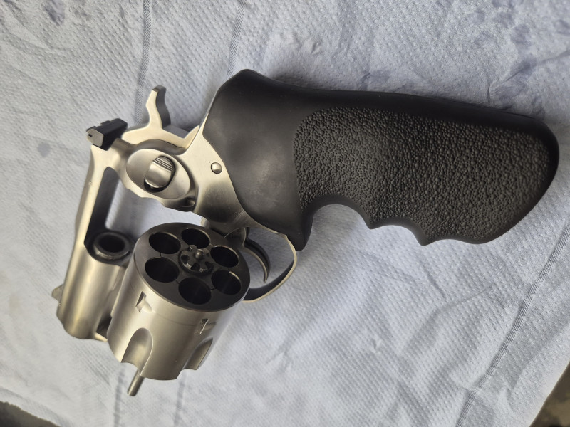 Ruger Super Redhawk Alaskan .44 Mag