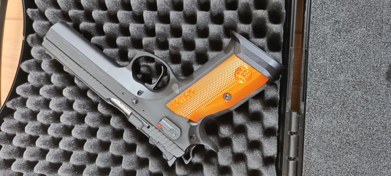 CZ75 TS