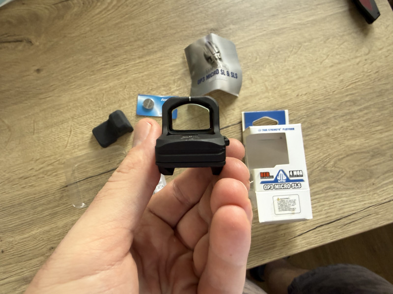 Kolimátor UTG OP3 Micro SLS, Red 4 MOA Single Dot pro RMR