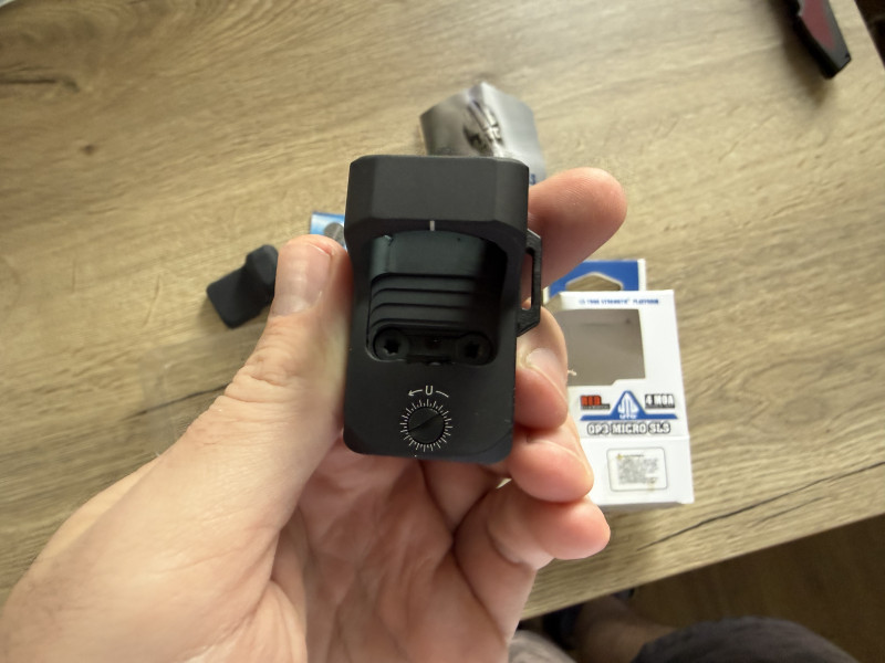 Kolimátor UTG OP3 Micro SLS, Red 4 MOA Single Dot pro RMR