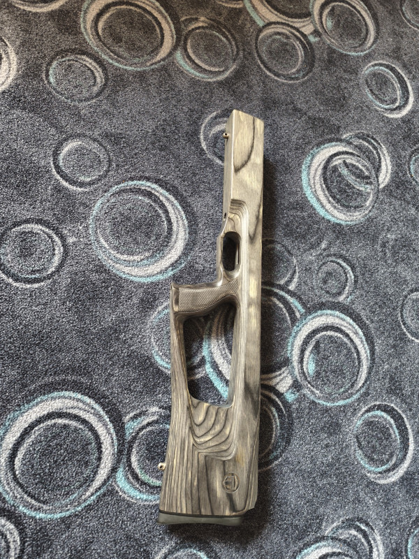 Pažba Taipan Veteran 