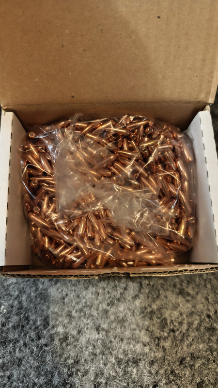Střely .223rem LOS, zapalky SB small rifle