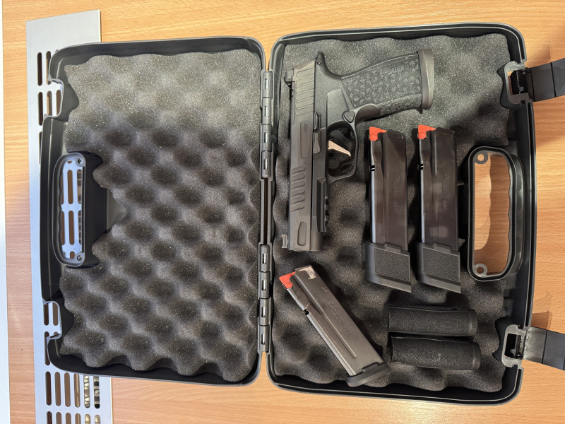 Sig Sauer P365 Fuse + příslušenství