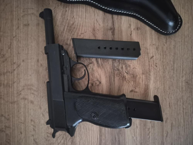 Walther P1 