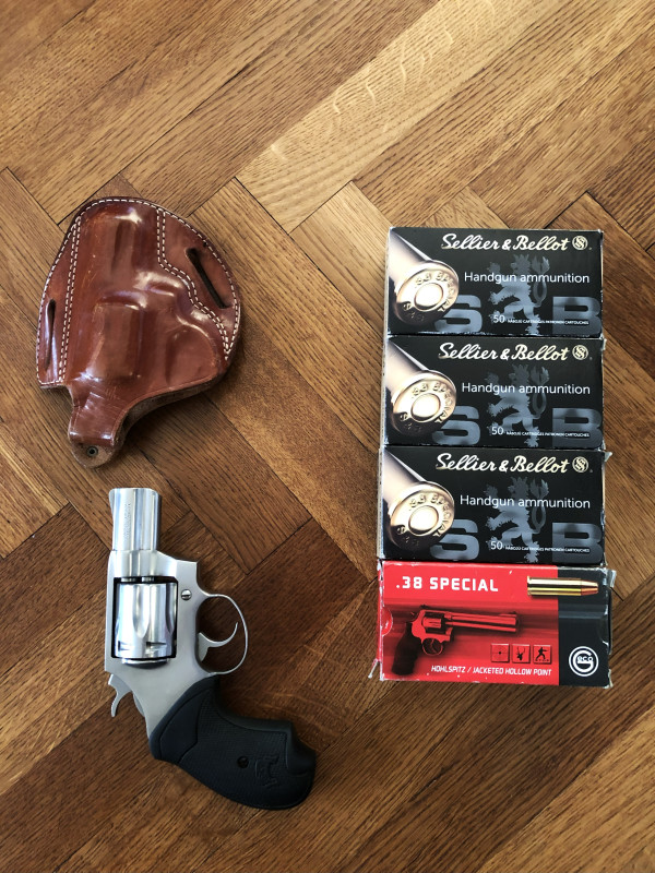 Prodám Colt 38 special DS-II