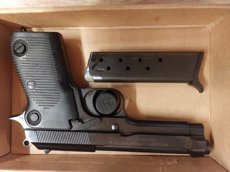 Prodám pistoli Beretta 1951, ráže 9mm Luger