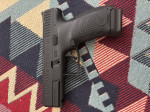 Prodám airsoftovou pistoli CZ P-10C Co2 Blowback