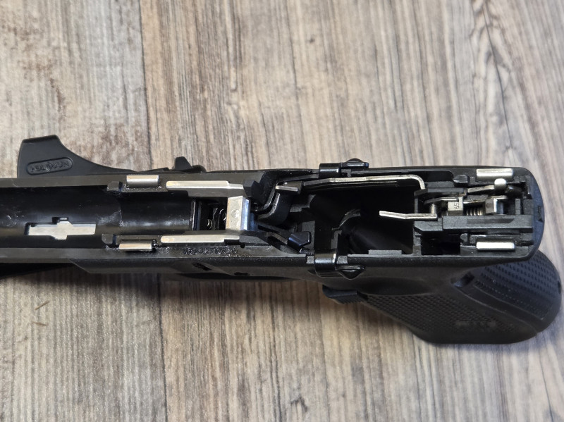Glock 19 gen 5 Holosun SCS MOS s příslušenstvím