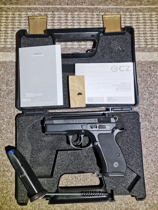 CZ 75 P-01 Steel Black, originální balení, světlovodná muška