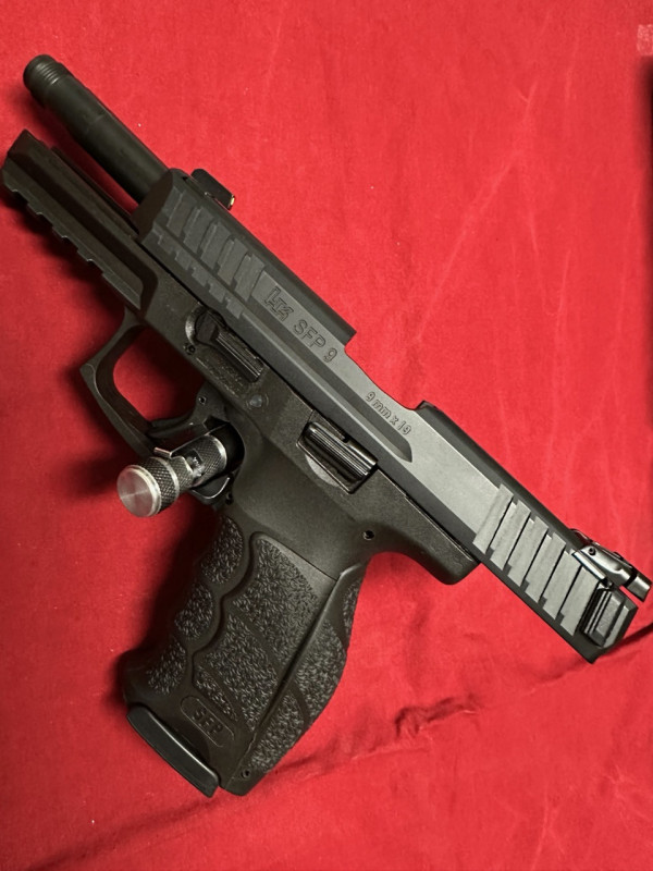 Heckler & Koch SFP9 SD se závitem 13,5x1LH 9x19 Luger