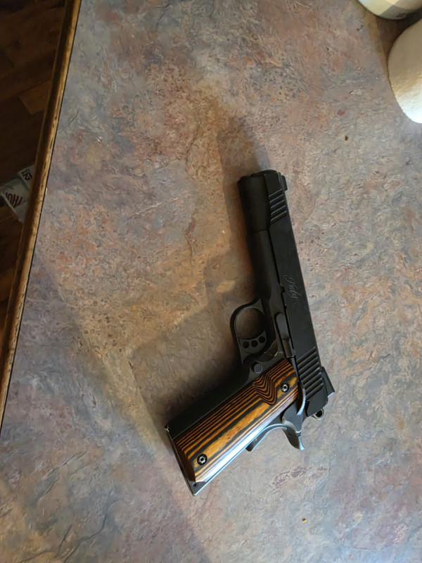 KIMBER 1911