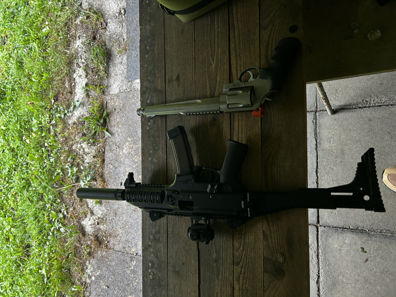 Scorpion Evo 3 + Tlumič GIS CSR 9