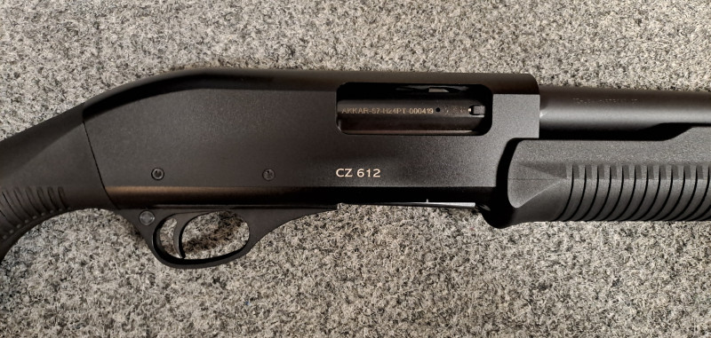 Opakovací brokovnice CZ 612