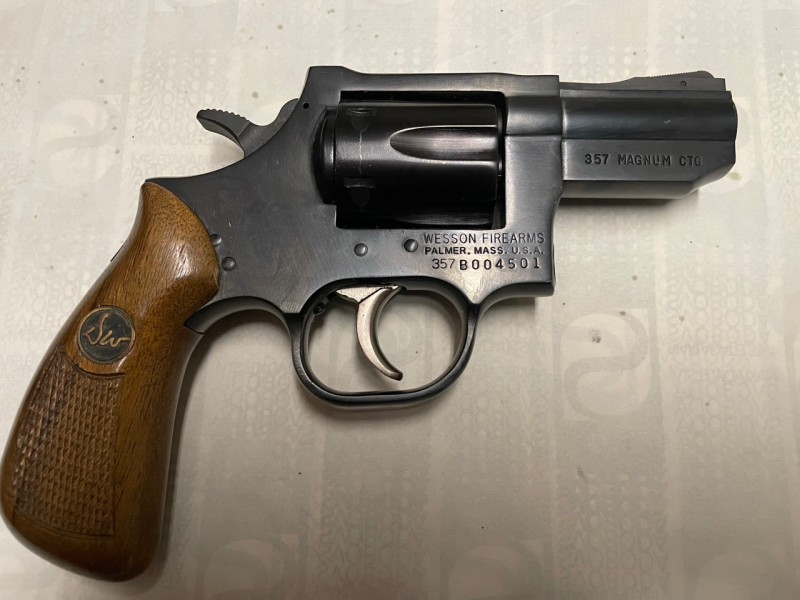 DAN WESSON, hlaveň 2,5“, ráže 357magnum,