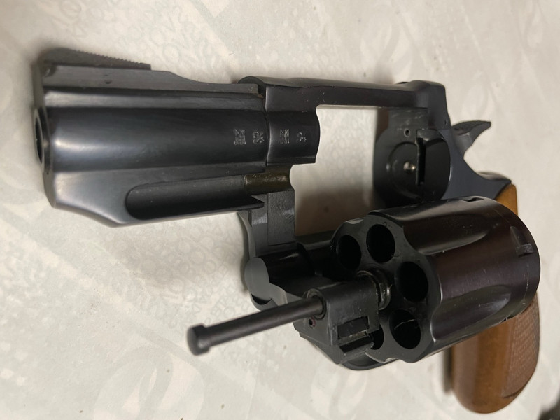 DAN WESSON, hlaveň 2,5“, ráže 357magnum,