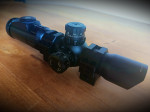 Puškohled UTG 1-4,5x28 Accushot TacticalCQB