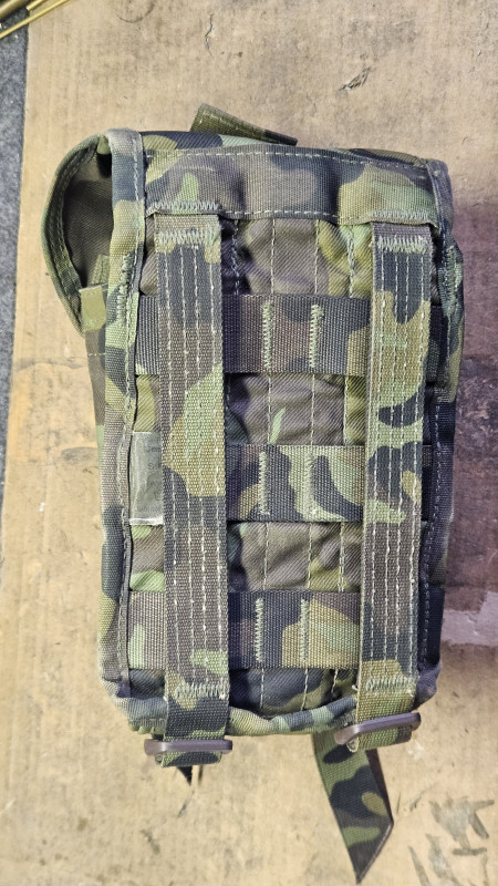 Prodám Pouzdro na zásobníky k MNS 2000 vzor 95 pro CB Bren