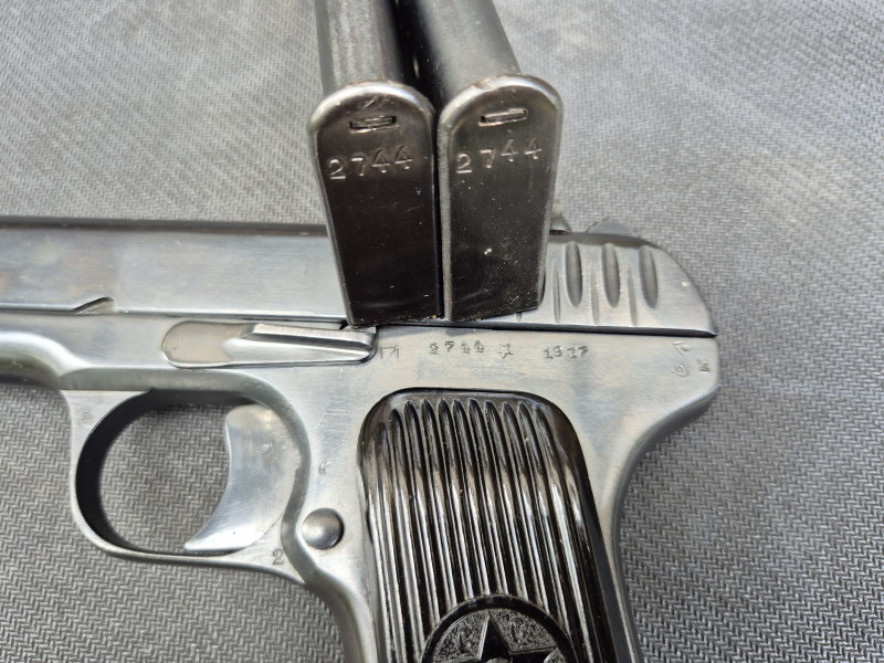TT33 Tokarev - 2x sčíslovaný zásobník, pouzdro
