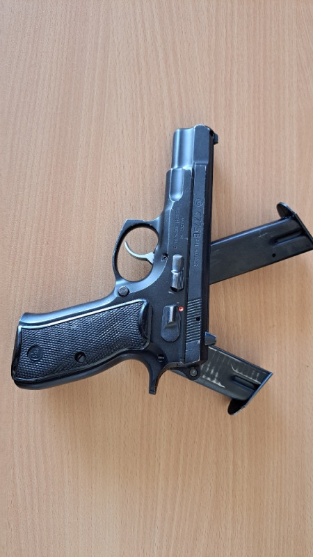 Pistole ČZ-75B