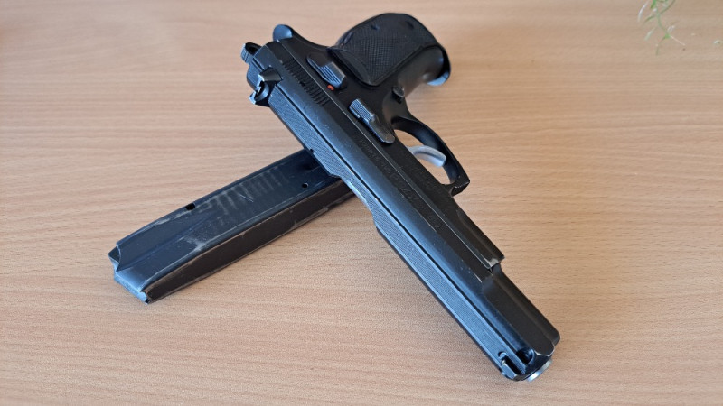 Pistole ČZ-75B