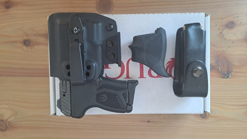 P: Ruger LCP MAX magnet. laser