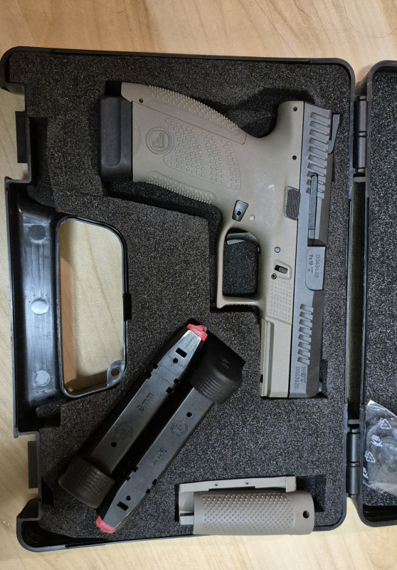 Prodám pistoli CZ P10C