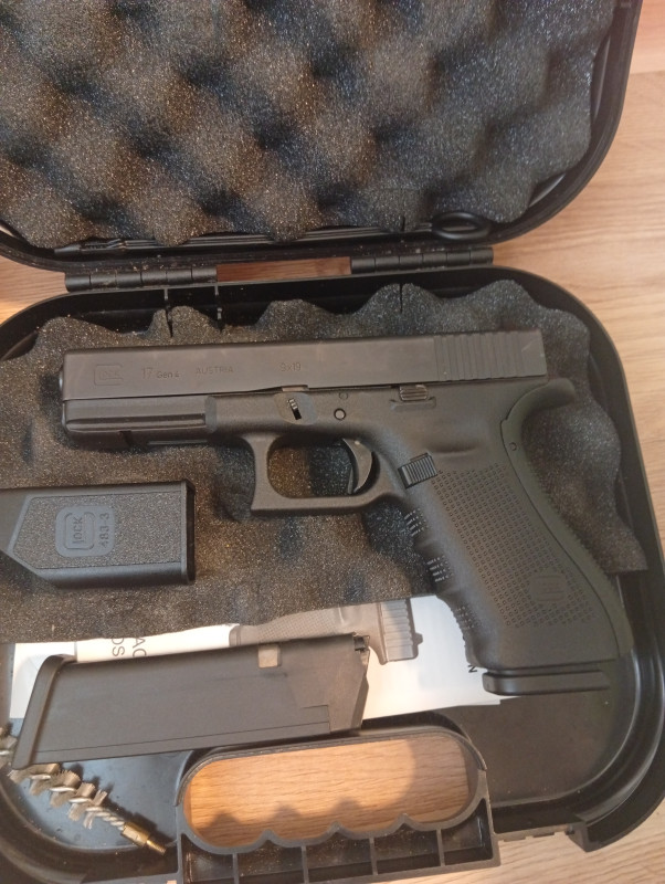Glock 17 