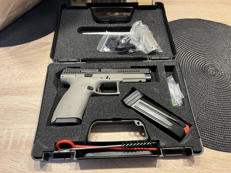 CZ P10SC 