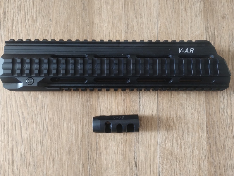 Předpažbí V-AR, úsťová brzda V-AR