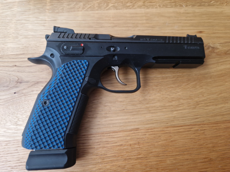 Cz Shadow 2