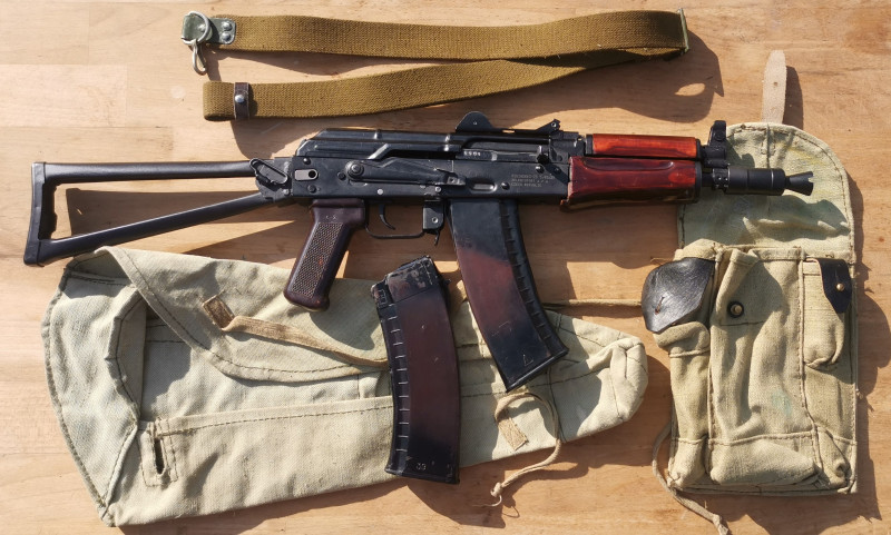 Puška AKS-74U ráže 5,45x39 v samonabíjecí úpravě