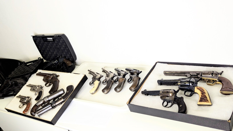 COLT 1877 Thunder. - ORIGINÁL US NESTŘÍLENÝ REVOLVER