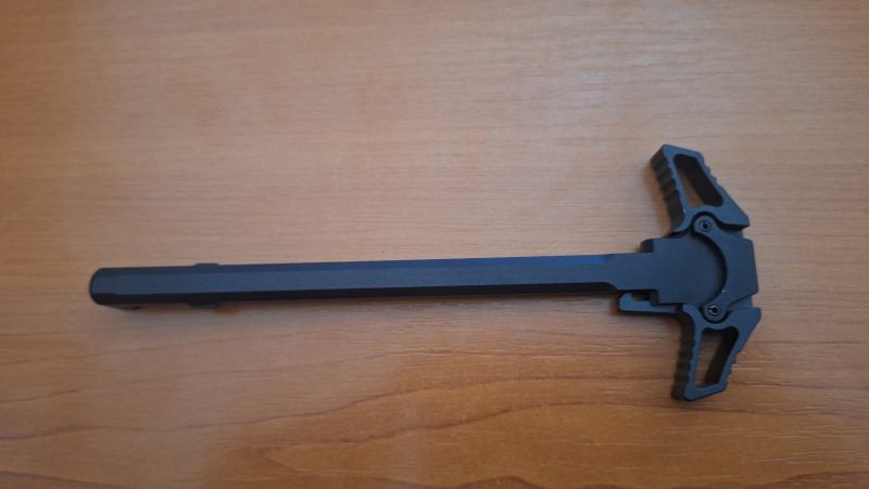Oboustranná natahovací páka AR15